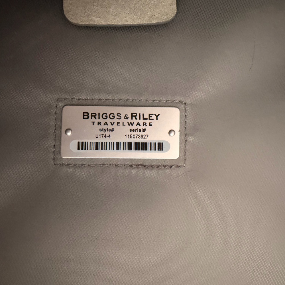 Briggs & Riley Black Garment Carry On 21’ - Picture 7 of 9